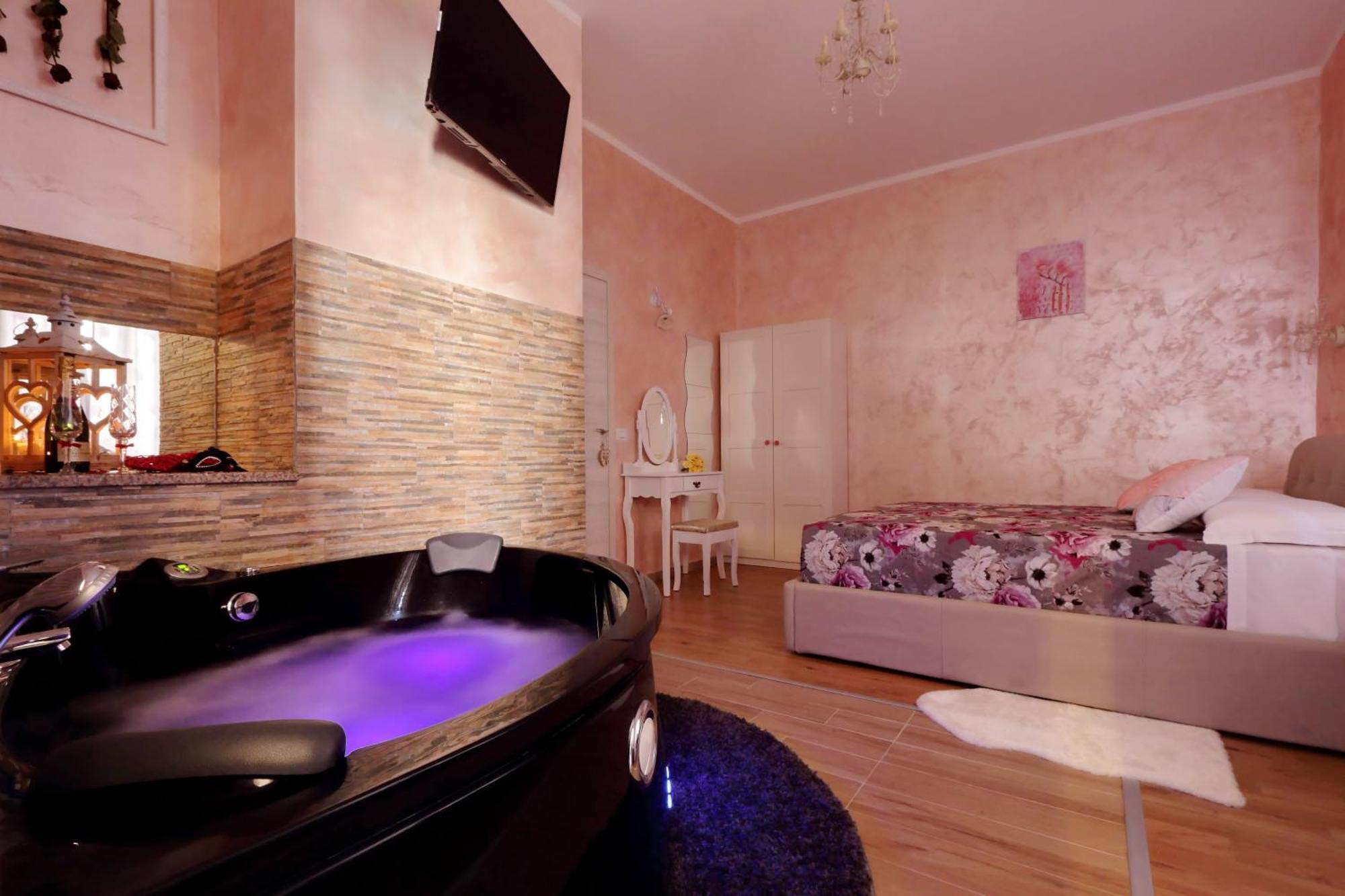 Deluxe And Chilling Jacuzzi 2* Rom