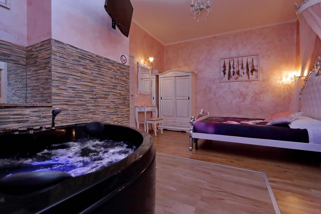Deluxe And Chilling Jacuzzi Gasthof